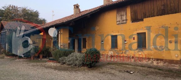 4 bedrooms House in Locate di Triulzi, Italy No. 329365 2