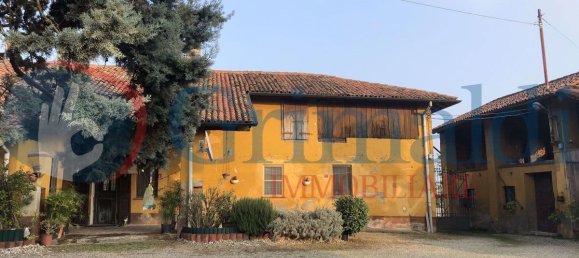 4 bedrooms House in Locate di Triulzi, Italy No. 329365 11