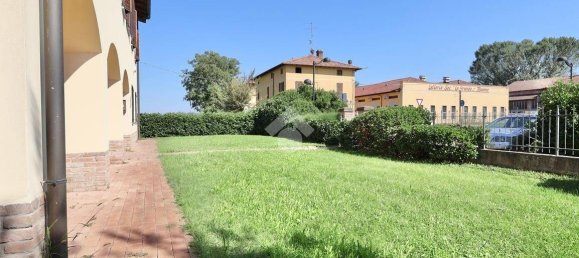 73m² Office in Reggio Emilia, Italy No. 371698 2