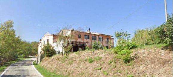 4 bedrooms Apartment in Urbino, Italy No. 265459 4