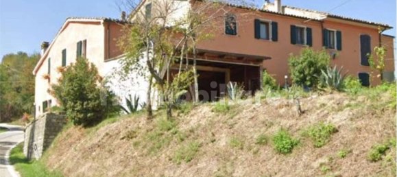 4 bedrooms Apartment in Urbino, Italy No. 265459 2