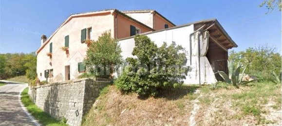 4 bedrooms Apartment in Urbino, Italy No. 265459 6