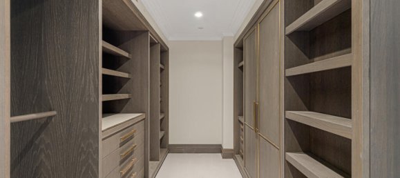 3 bedrooms Apartment in London, United Kingdom No. 13145 13