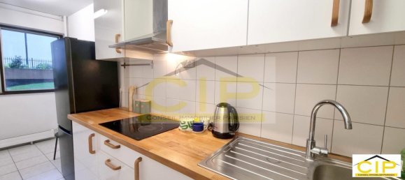 2 bedrooms Apartment in Paris, France No. 170375 11