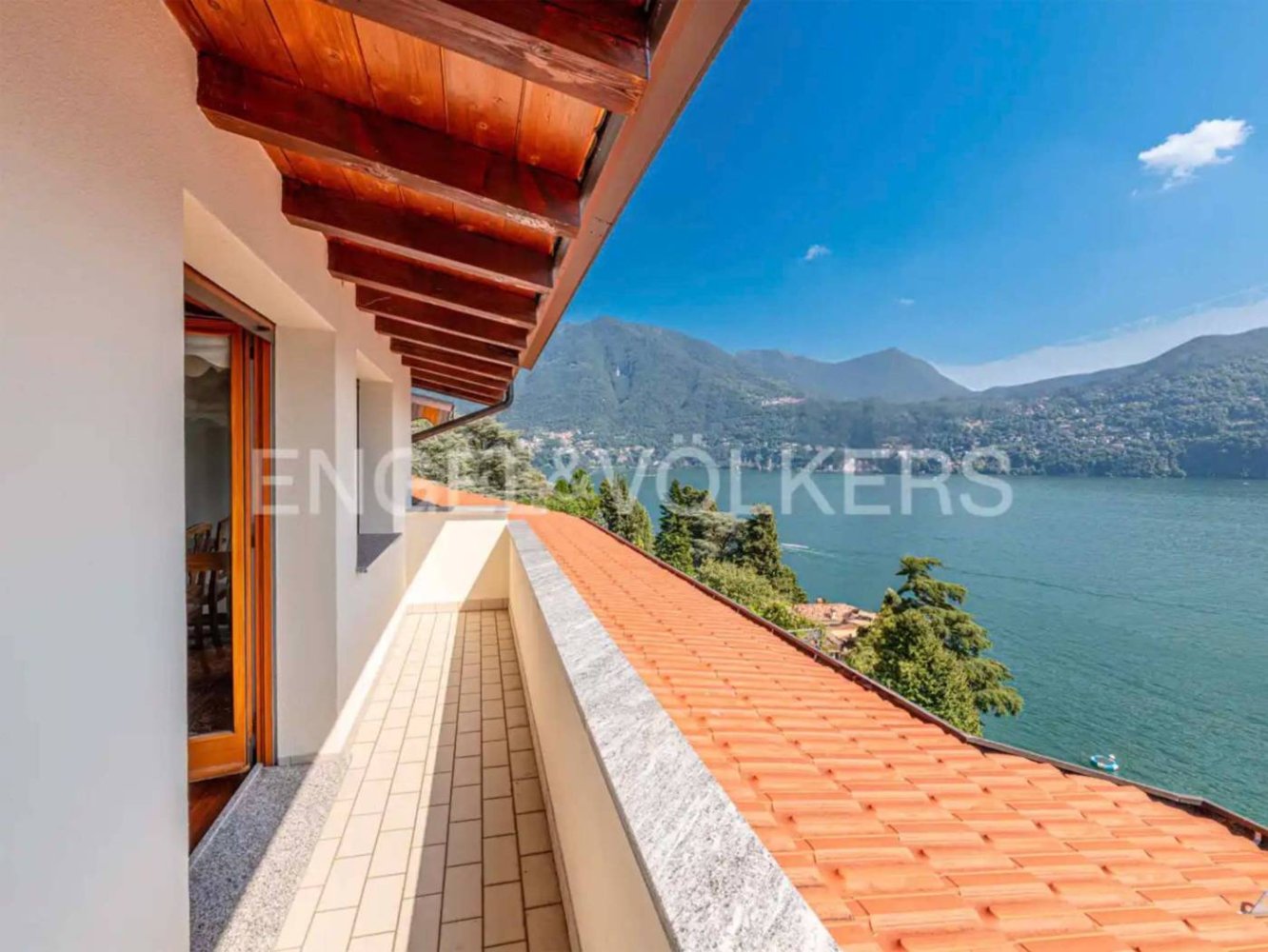 2 bedrooms Apartment in Carate Urio, Italy No. 126678