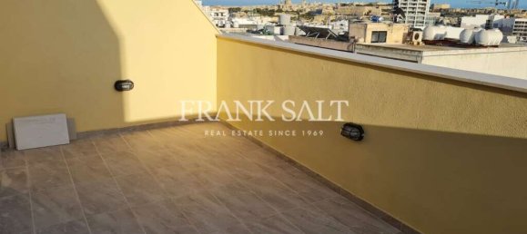 2 bedrooms Penthouse in Gzira, Malta No. 10026 3