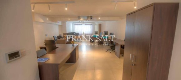 Bureau à Saint Julian's, Malta 113m² No. 12202 5