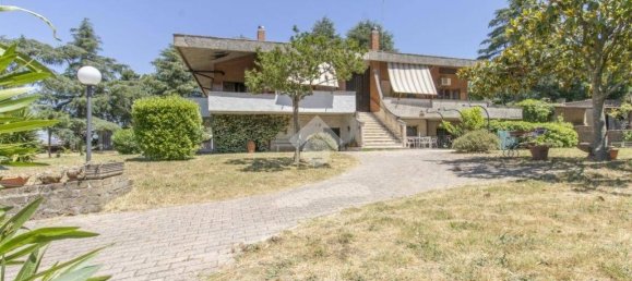5 bedrooms Villa in Castelnuovo di Porto, Italy No. 10613 25