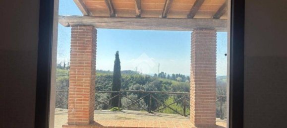5 bedrooms Villa in Castelnuovo di Porto, Italy No. 10613 7