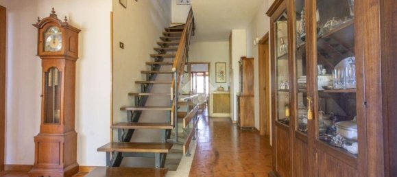 5 bedrooms Villa in Castelnuovo di Porto, Italy No. 10613 29