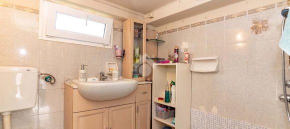 Дом с 5 комнатами в Кьери, Италия № 162711 20