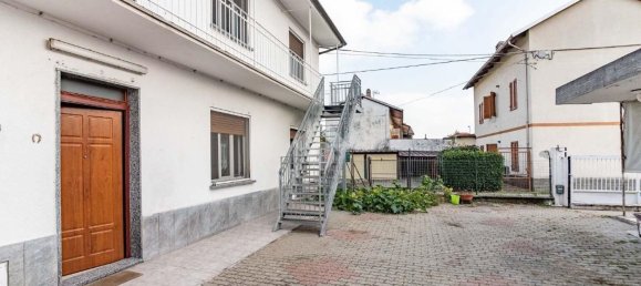 Дом с 5 комнатами в Кьери, Италия № 162711 21