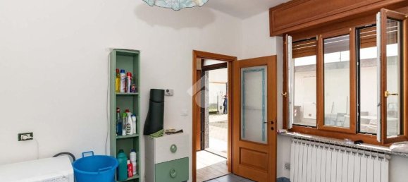 Дом с 5 комнатами в Кьери, Италия № 162711 10