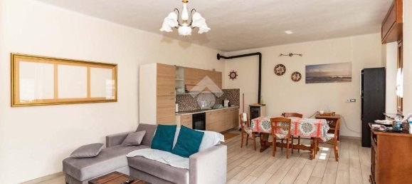 Дом с 5 комнатами в Кьери, Италия № 162711 5