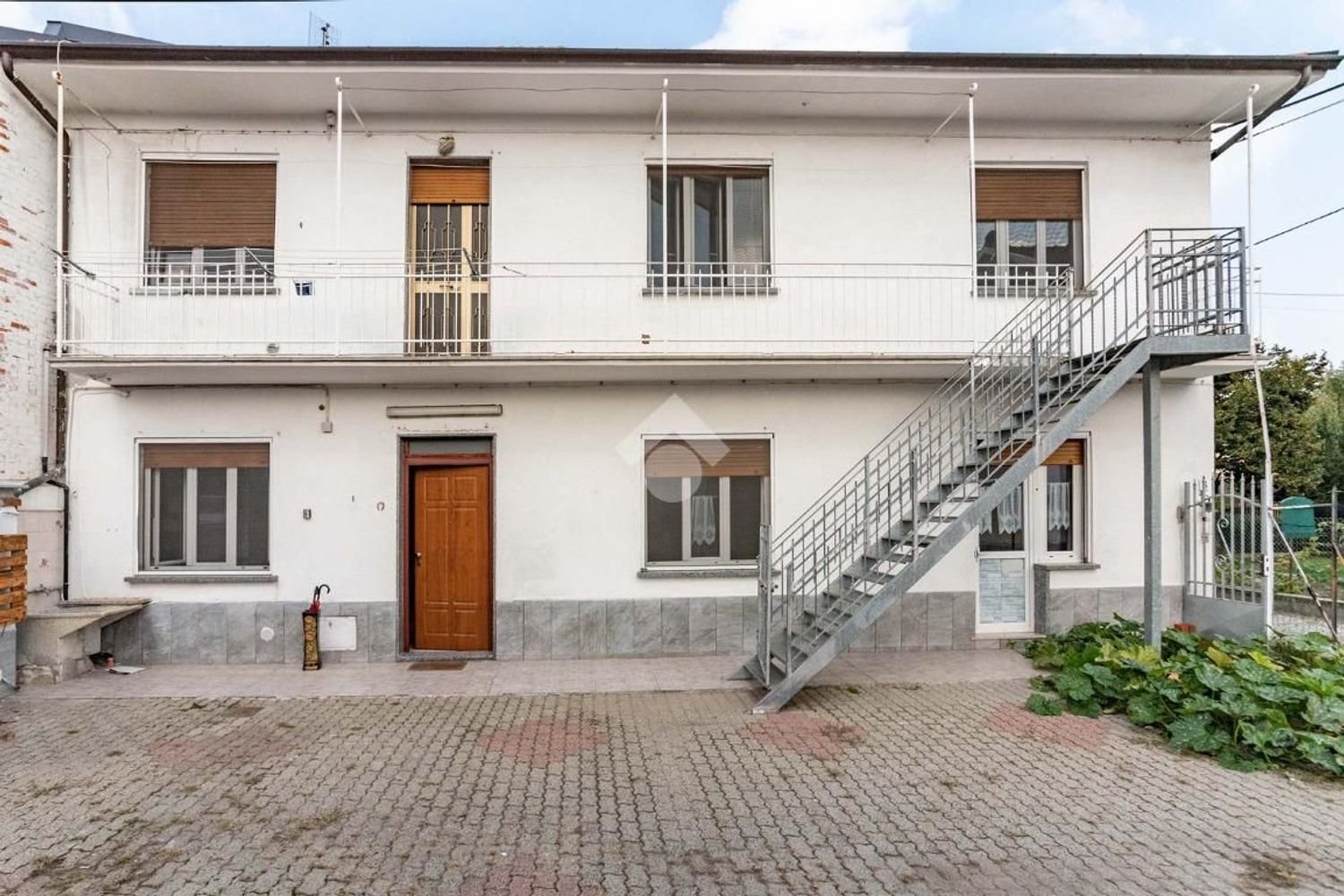 Дом с 5 комнатами в Кьери, Италия № 162711