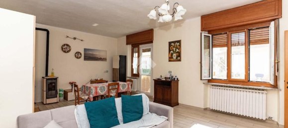 Дом с 5 комнатами в Кьери, Италия № 162711 4