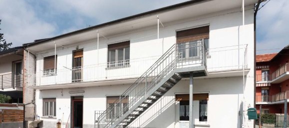 Дом с 5 комнатами в Кьери, Италия № 162711 2