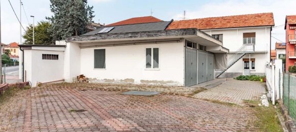 Дом с 5 комнатами в Кьери, Италия № 162711 26