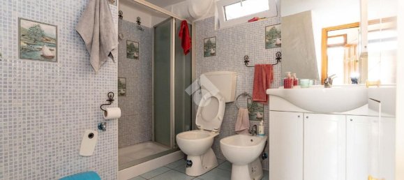 Дом с 5 комнатами в Кьери, Италия № 162711 8