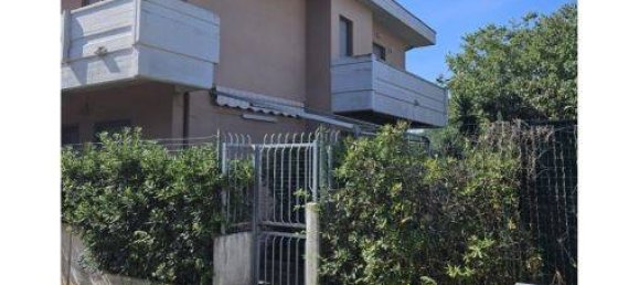 2 bedrooms Apartment in Silvi, Italy No. 98361 10