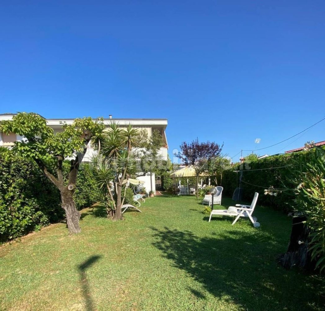 2 Schlafzimmer Wohnung in Massa, Italy, Nr. 195660