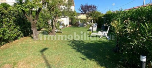 2 Schlafzimmer Wohnung in Massa, Italy, Nr. 195660 10