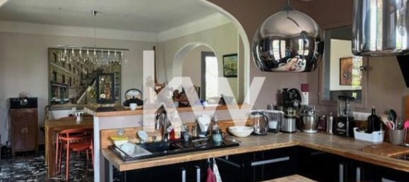 3 bedrooms House in Arles, France No. 289785 6