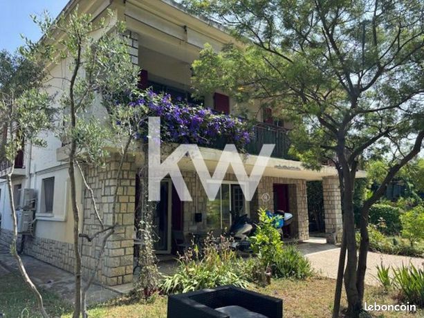 3 bedrooms House in Arles, France No. 289785