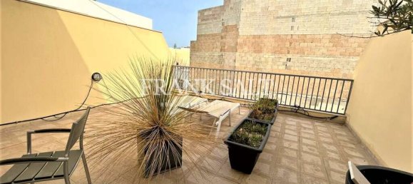 3 bedrooms Penthouse in Sliema, Malta No. 373 16