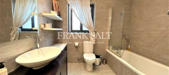 3 bedrooms Penthouse in Sliema, Malta No. 373 13