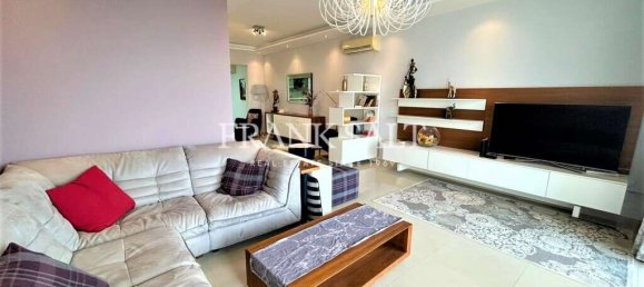 3 bedrooms Penthouse in Sliema, Malta No. 373 5