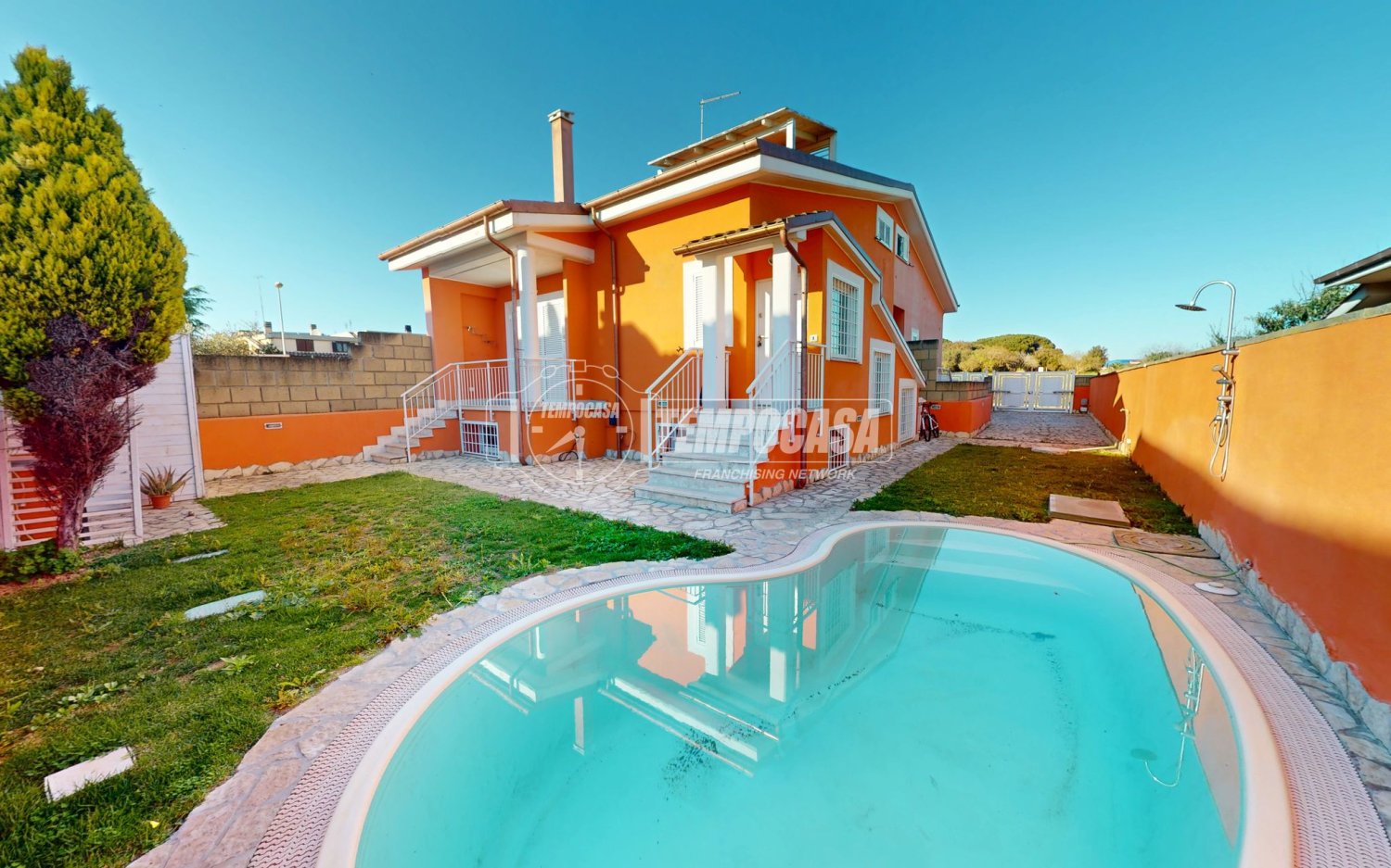 Вилла с 4 комнатами в Ладисполи, Италия № 147911