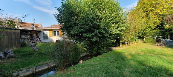 Villa de 4 dormitorios en Saint-Julien-les-Villas, France No. 67826 2