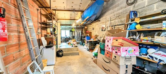 Villa de 4 dormitorios en Saint-Julien-les-Villas, France No. 67826 15