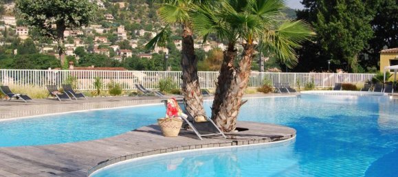 2 bedrooms Apartment in Var, France No. 1910 3