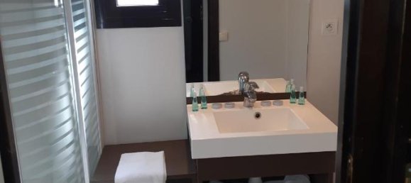 2 bedrooms Apartment in Var, France No. 1910 8