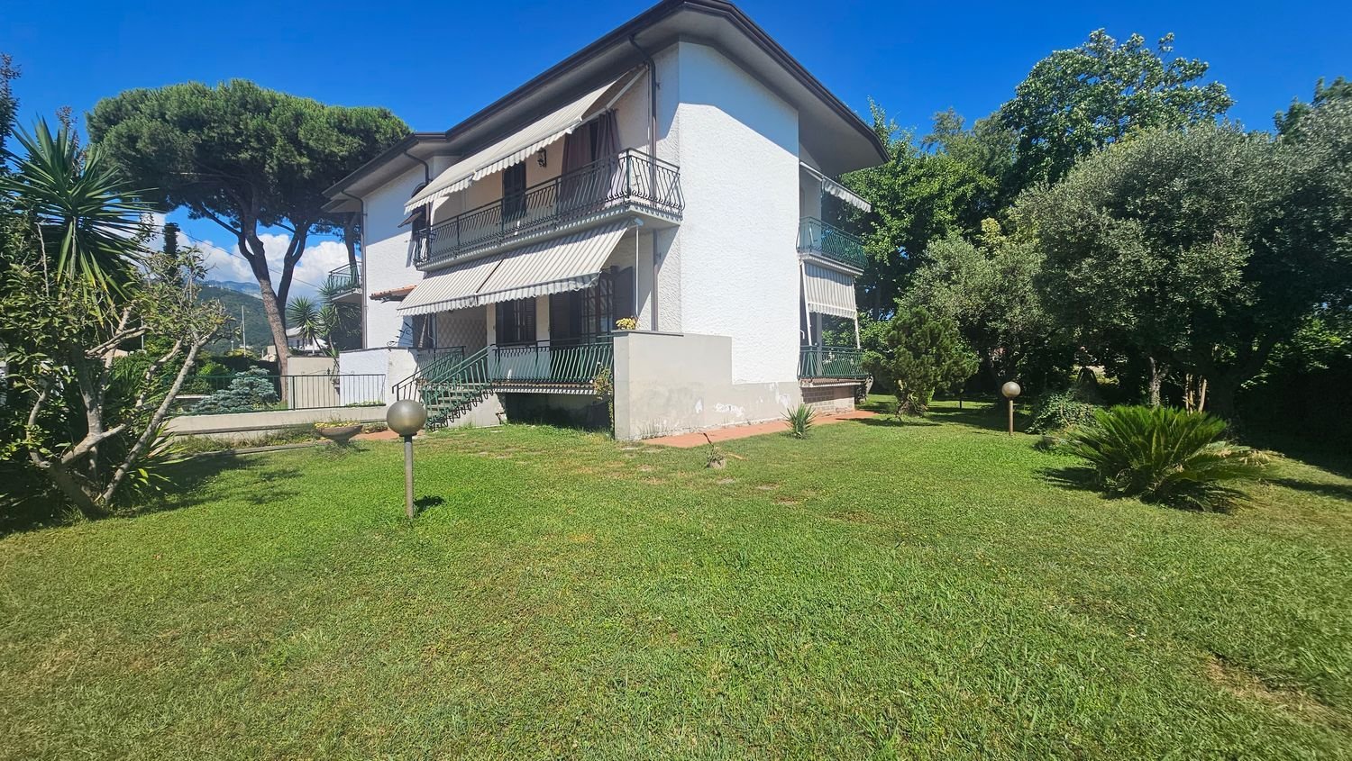 5-salle Maison à Carrara, Italy No. 275382