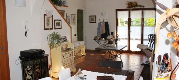 5 rooms Villa in Montignoso, Italy No. 49601 10