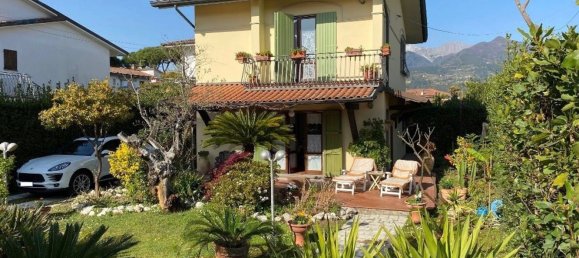 5 rooms Villa in Montignoso, Italy No. 49601 5