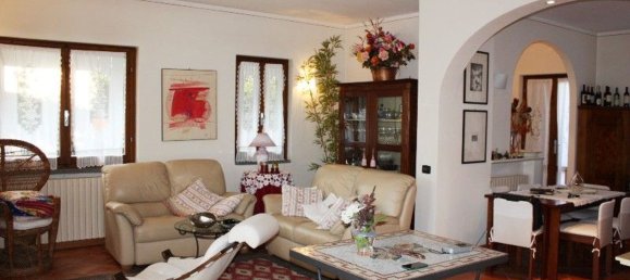 5 rooms Villa in Montignoso, Italy No. 49601 6