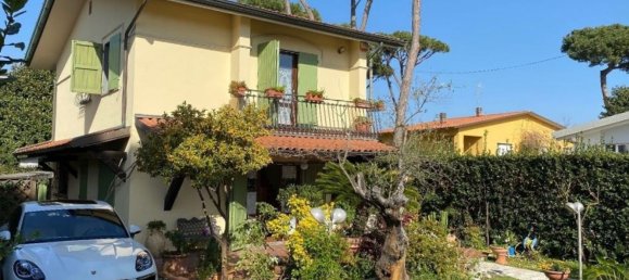5 rooms Villa in Montignoso, Italy No. 49601 21