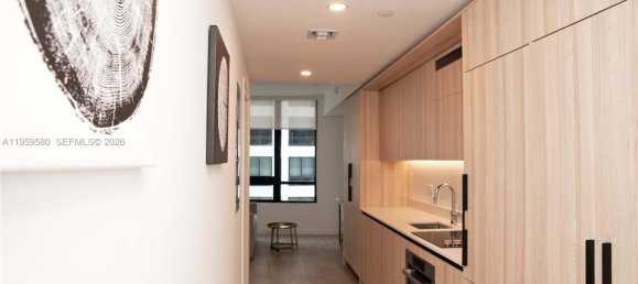Коммерческая недвижимость 35.86м² в Майами, Майами-Дейд, Флорида, США № 614271 4