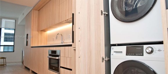 Коммерческая недвижимость 35.86м² в Майами, Майами-Дейд, Флорида, США № 614271 5
