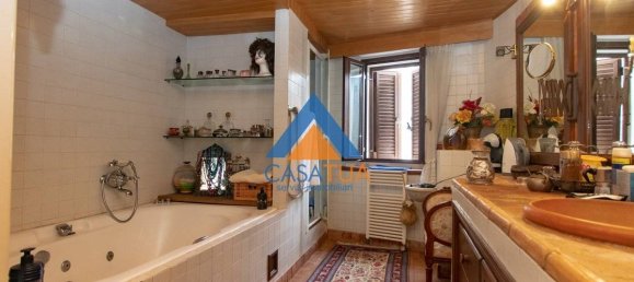 5 bedrooms House in Montecchio, Italy No. 353849 45