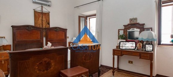 5 bedrooms House in Montecchio, Italy No. 353849 25