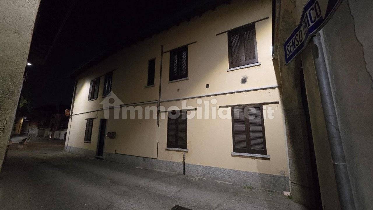 Apartamento de 3 habitaciónes en Cabiate, Italy No. 359279