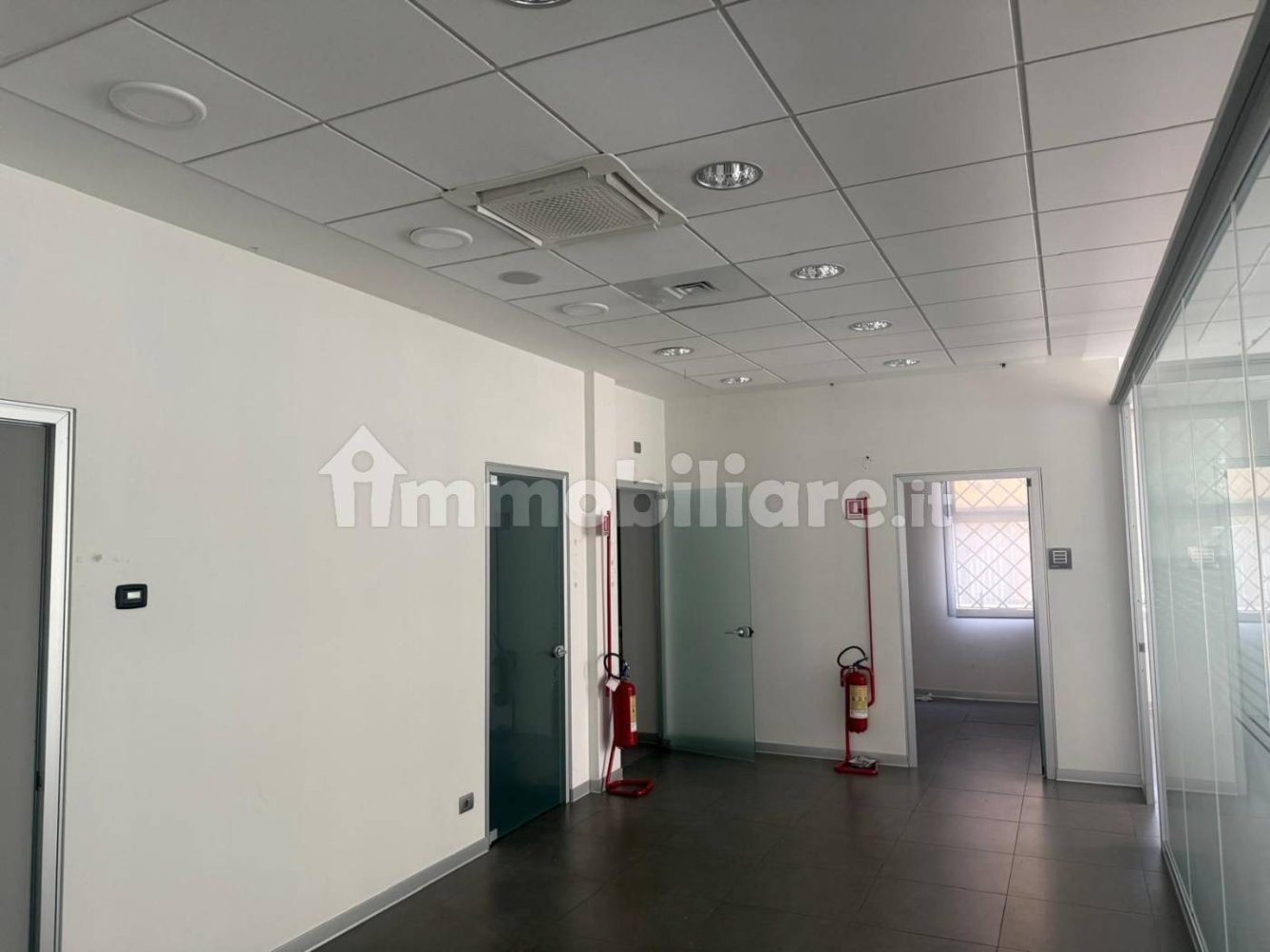 5 rooms Commercial property in Granarolo dell'Emilia, Italy No. 391040