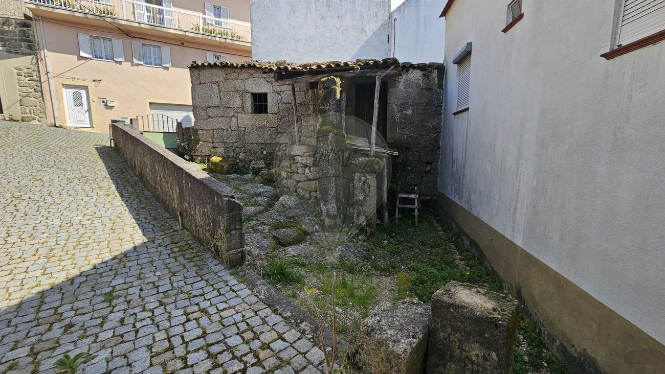 2 bedrooms House in Seia, Portugal No. 46769