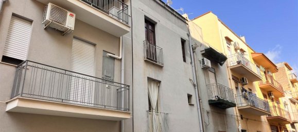 Квартира с 2 комнатами в Шакка, Италия № 157995 22