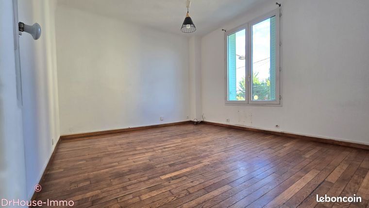 Apartamento de 1 dormitorio en Le Bourget, France No. 364011